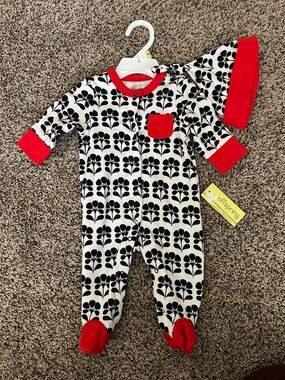 Offspring Black White Floral Footed Onesie + Matching Hat Set Size 3 Months NWT